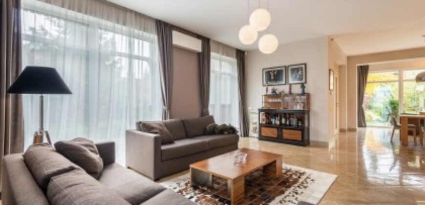 ELITE | Vile Parle East